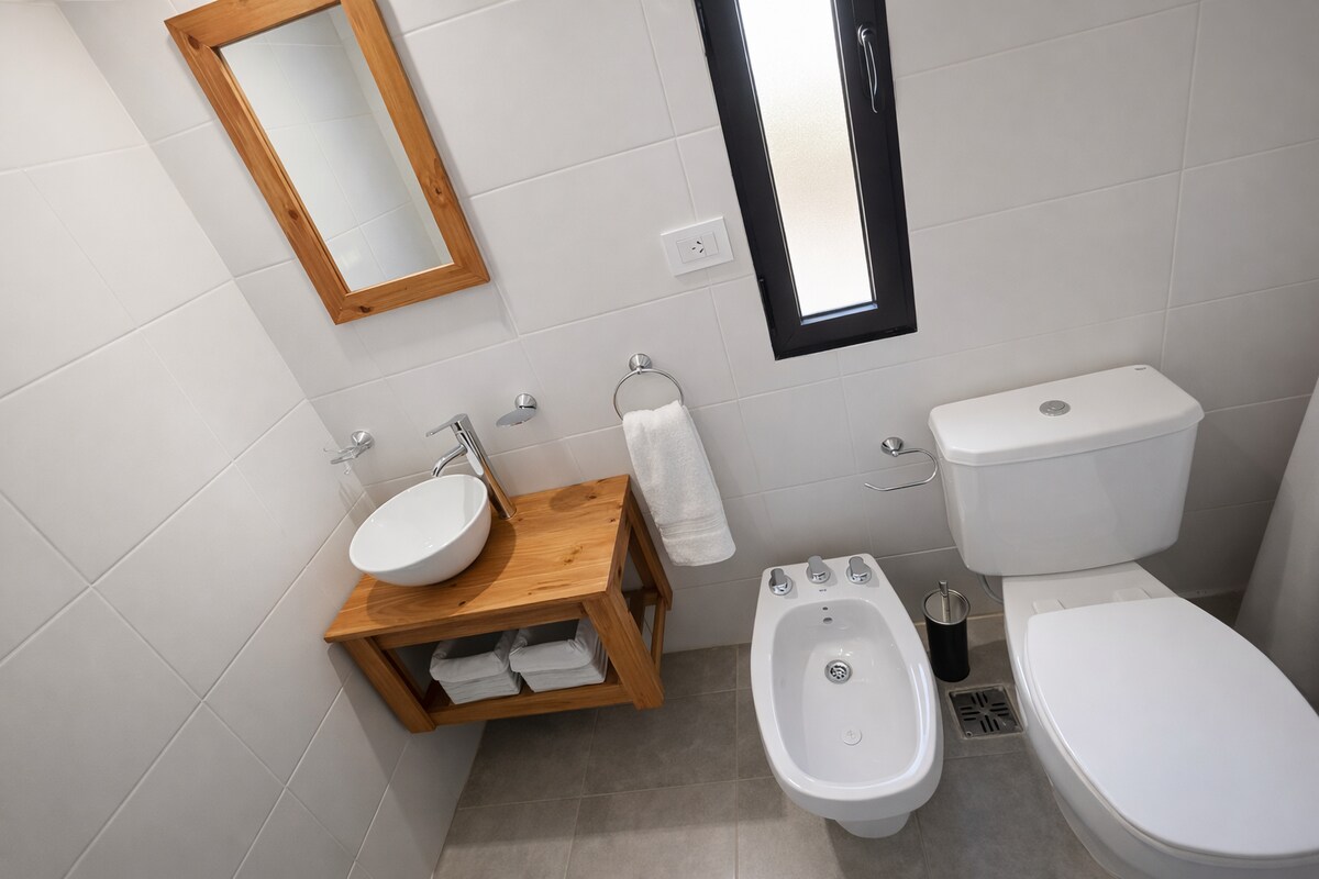 Detalle de renovación de baño en propiedad de Rosario - Berra Group